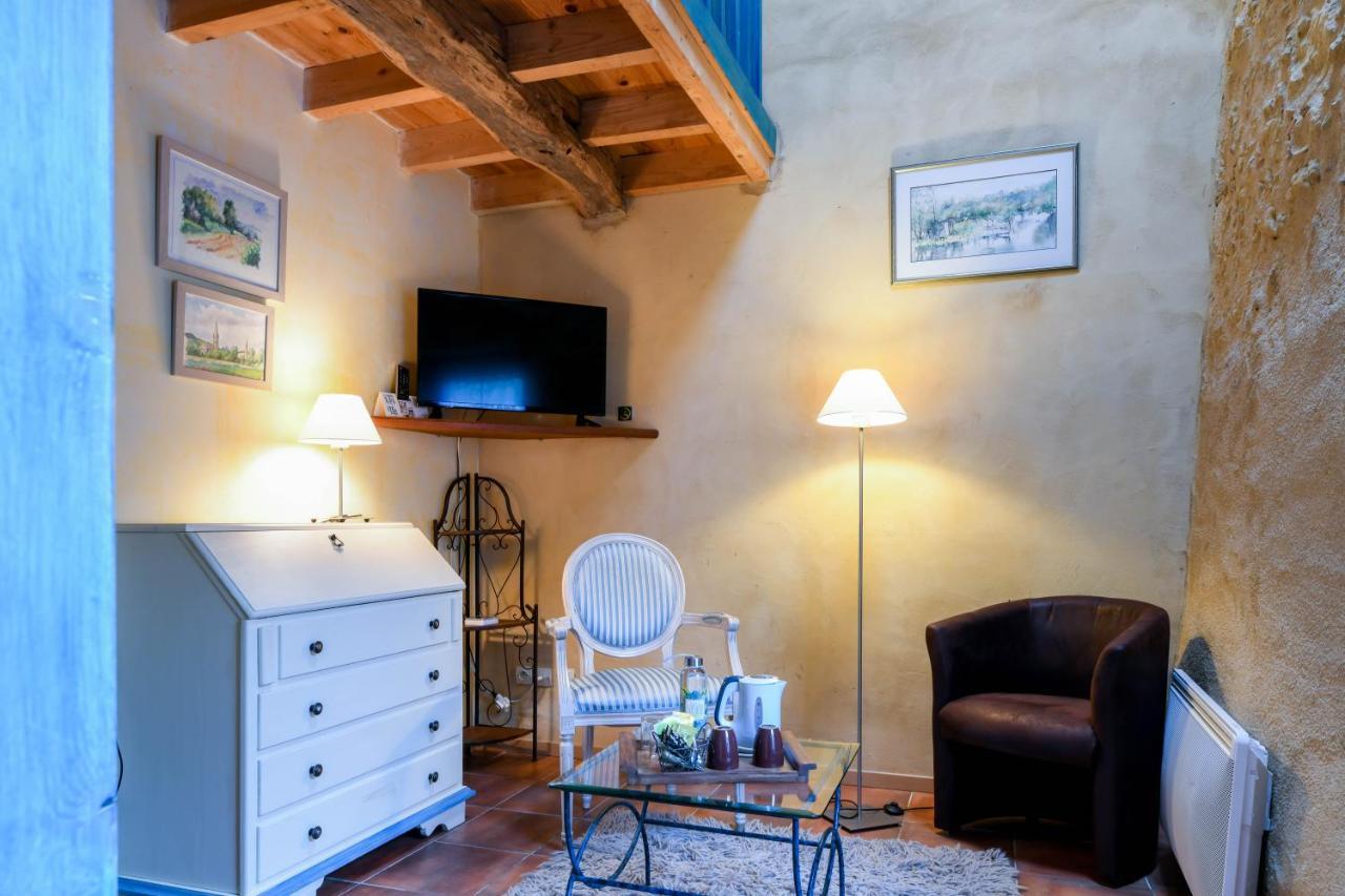 Logis Le Relais Du Bastidou Hotel Beaumarches Exterior photo