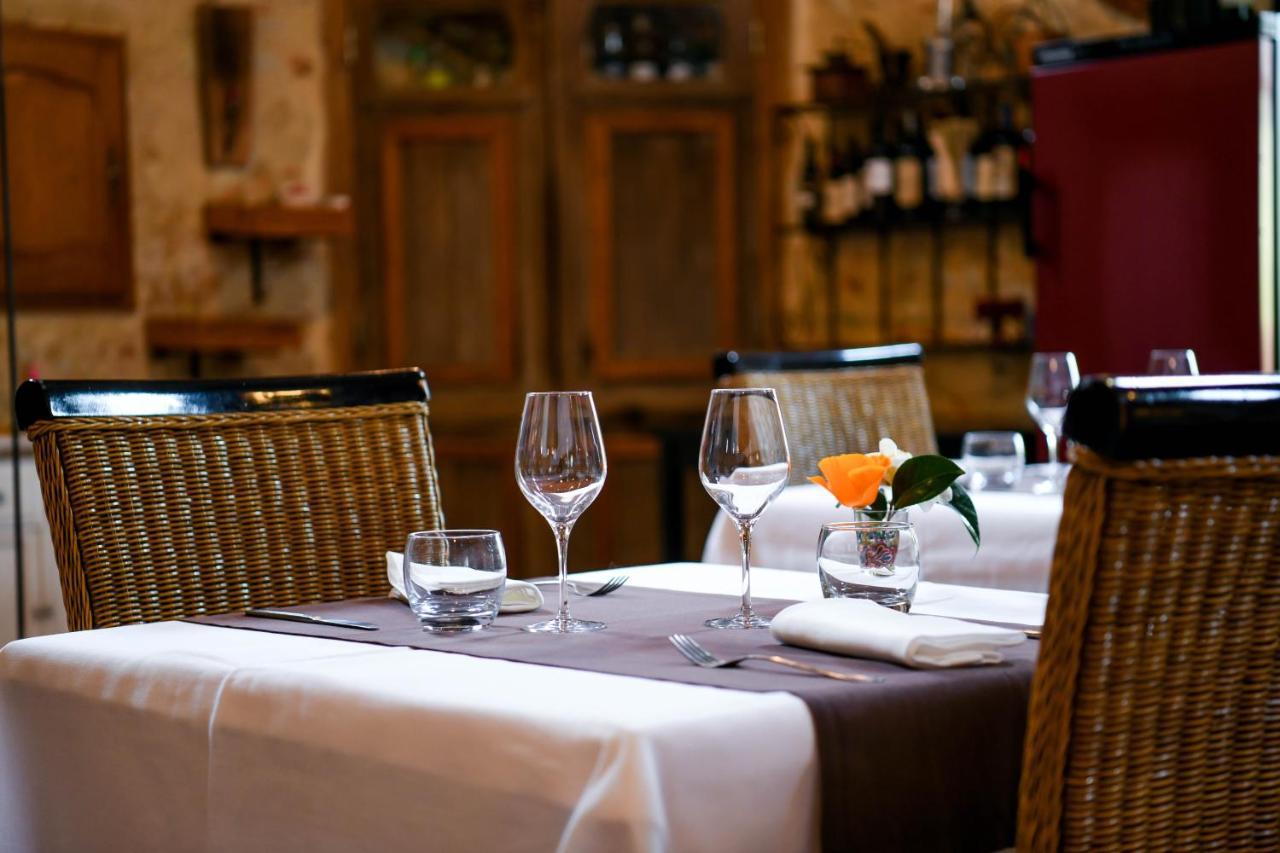 Logis Le Relais Du Bastidou Hotel Beaumarches Exterior photo